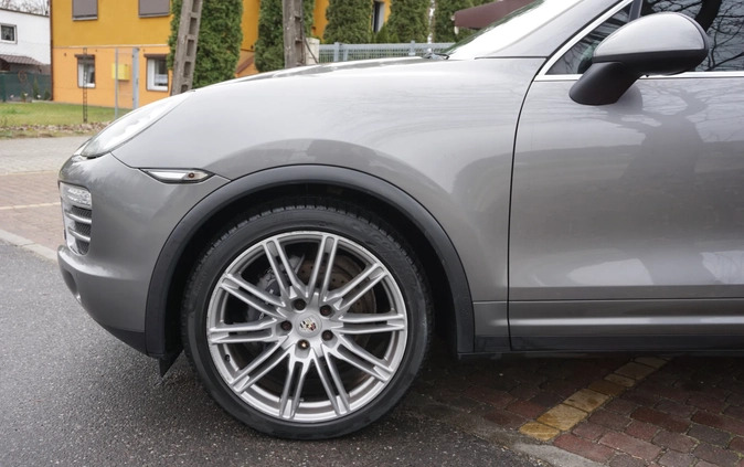 Porsche Cayenne cena 79900 przebieg: 240000, rok produkcji 2010 z Działoszyn małe 277
